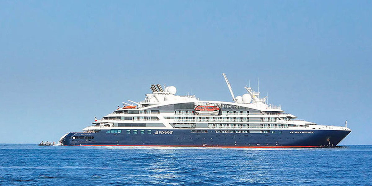 Le Champlain ship - Whale Sharks of Qatar by Sea - Expedition Cruise