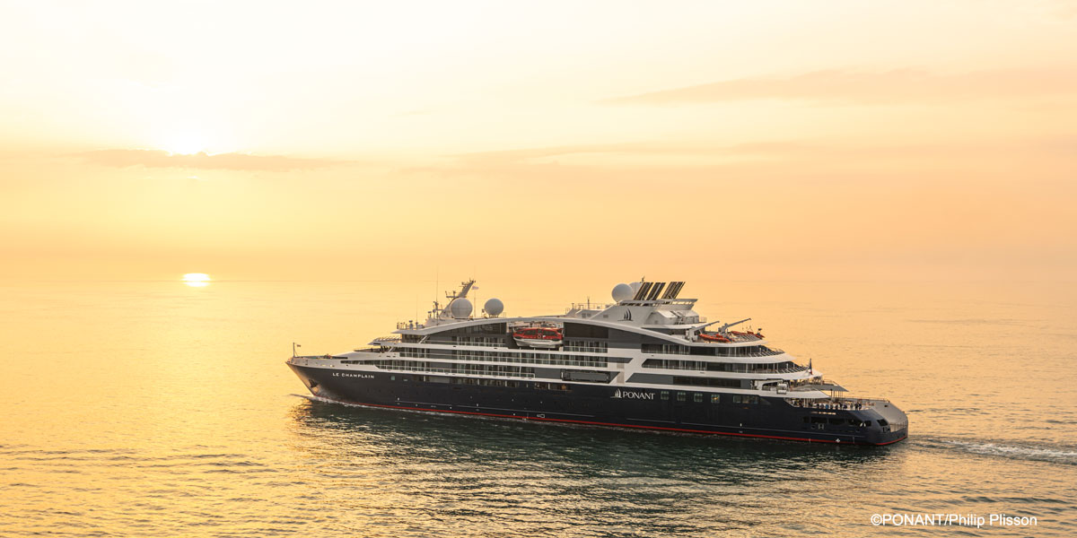 Le Champlain ship - Whale shark cruise in Qatar